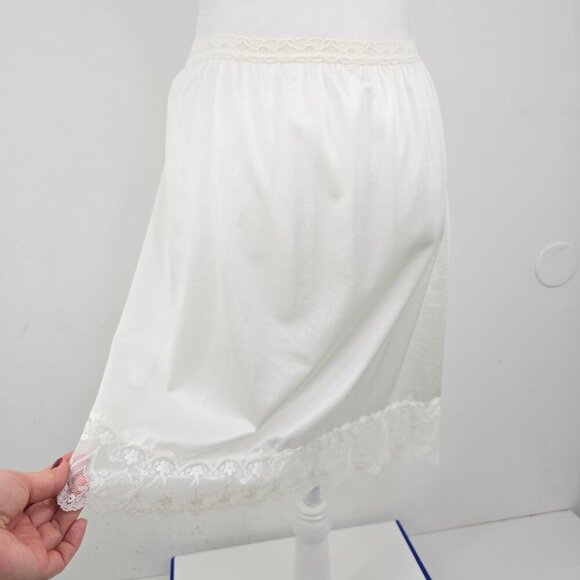 Vintage 80s Velrose Size L White Nylon Lace Trim Half Slip - Picture 6 of 8